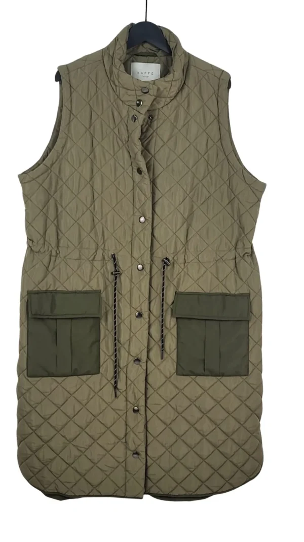 Chaleco Largo Acolchado Kaffe Curve Mujer Verde Oliva Cintura Ajustable – Talla 48 (4XL)