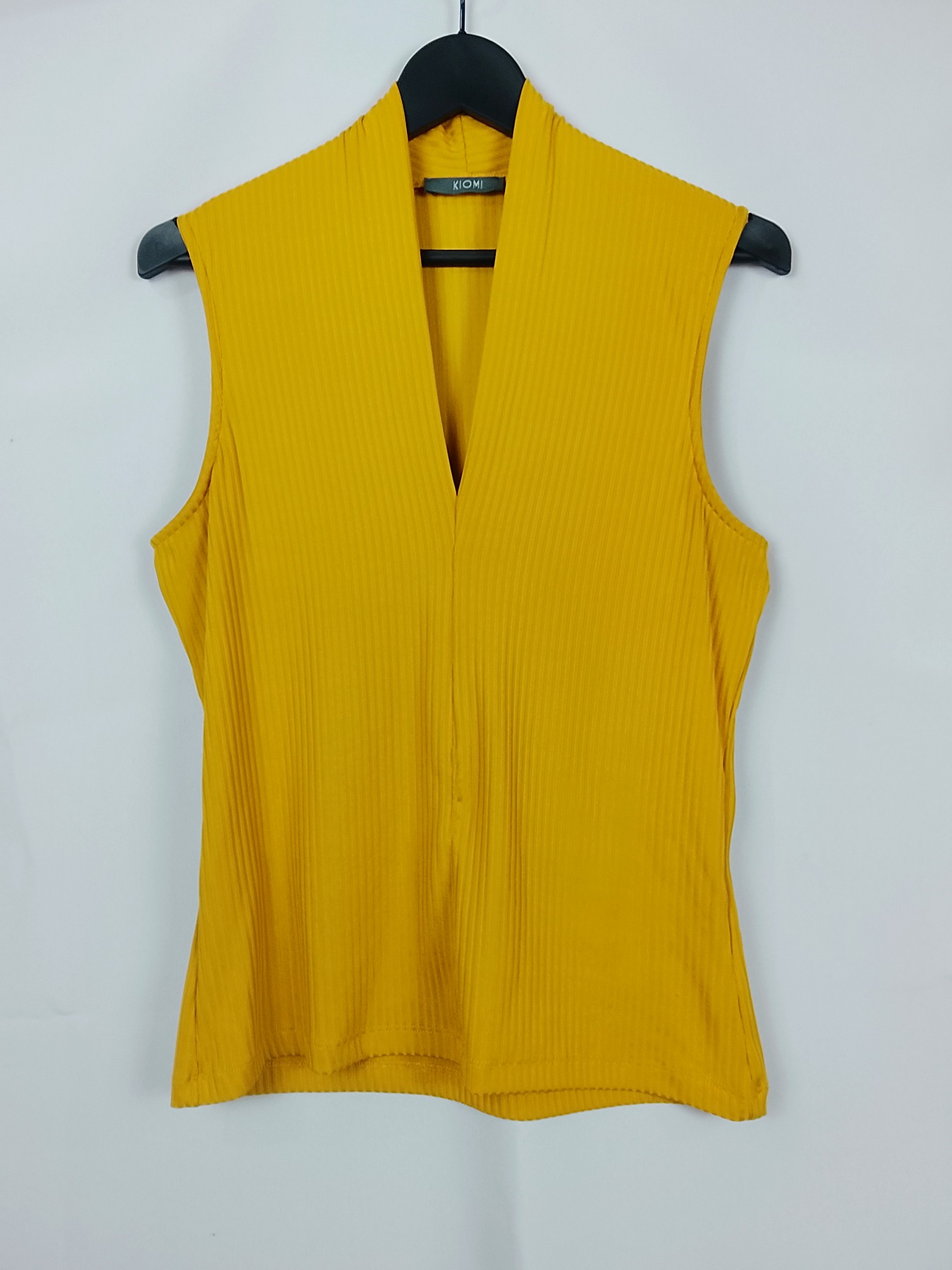 camiseta amarillo mostaza