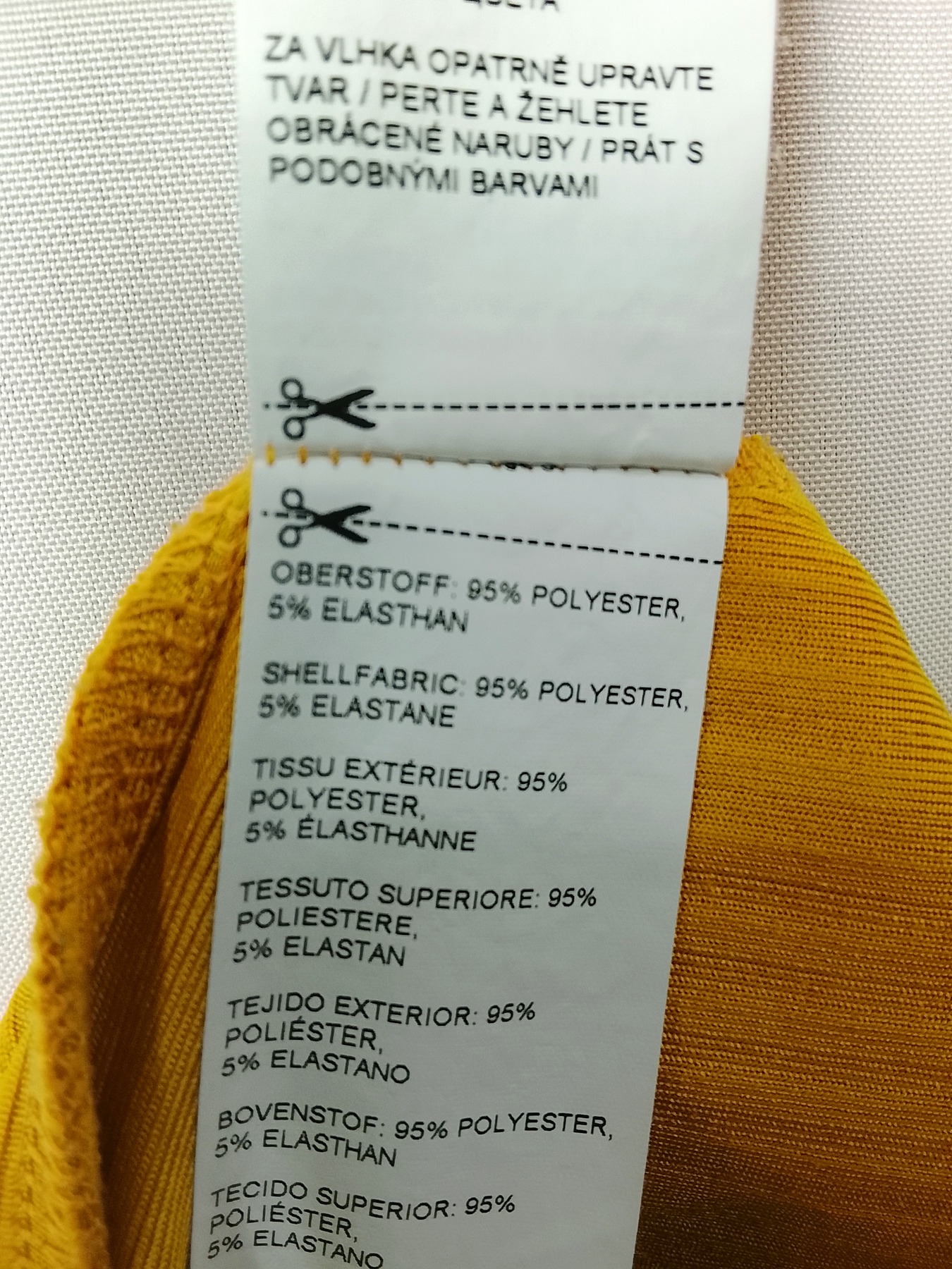 camiseta amarillo mostaza