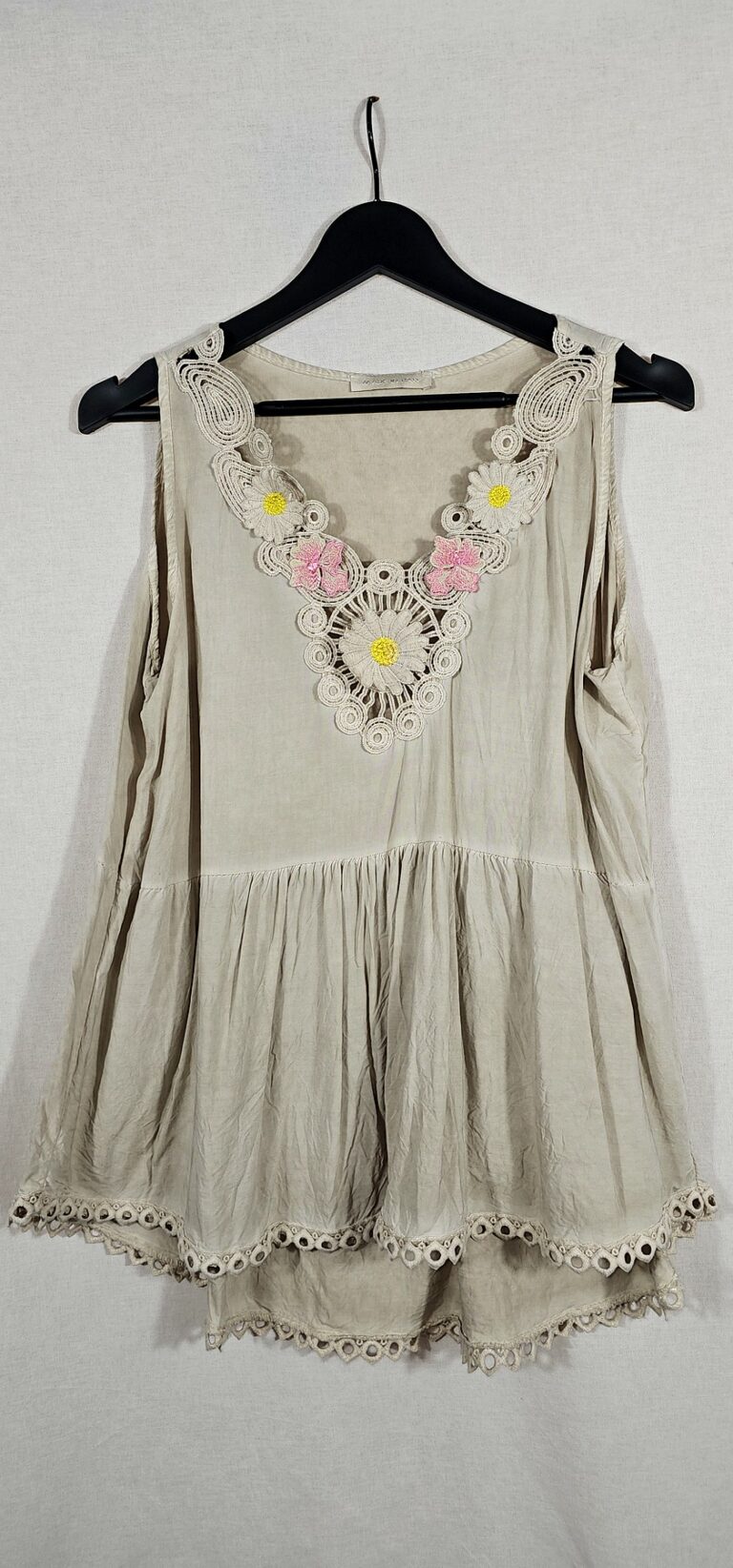 camiseta beige