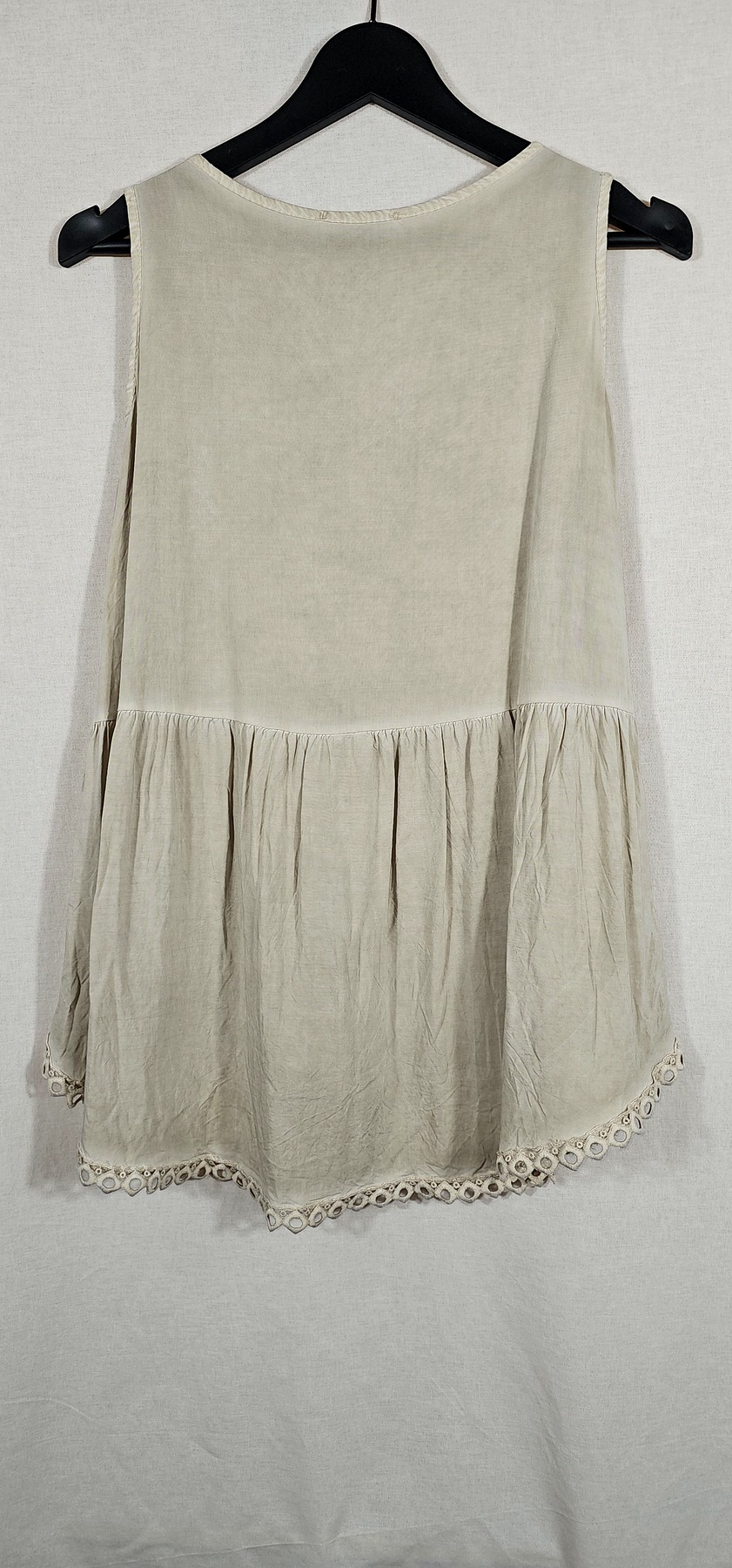 camiseta beige